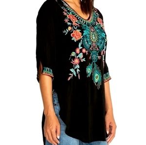 JOHNNY WAS " Zivelly " Embroidered Tunic 3/4 Slit Sleeves V-Neck Side Slits EUC